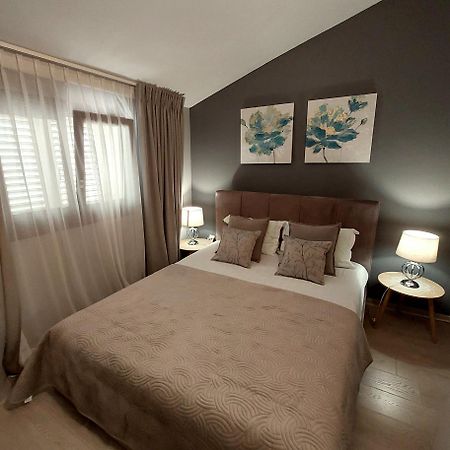 Apartaments Victoria Пореч Екстериор снимка